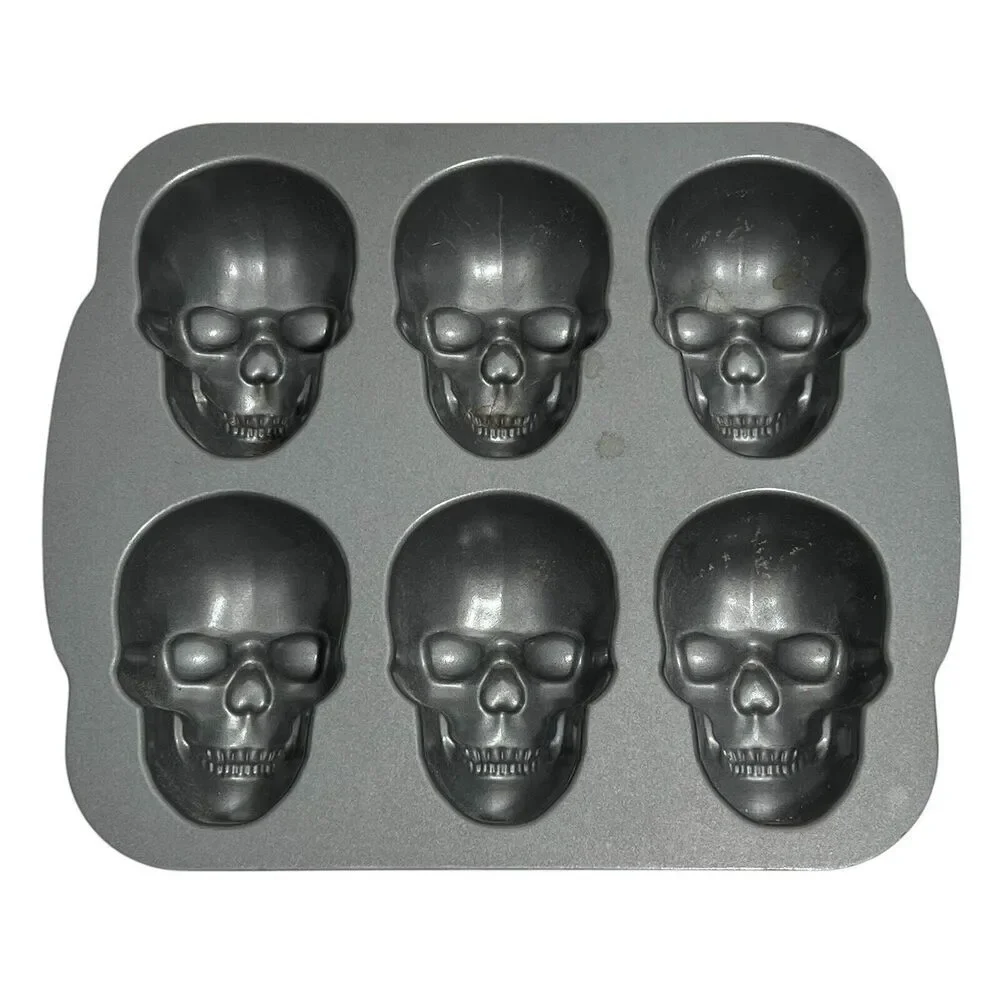 NWOB Nordic Ware Skull 6 Cakelet‎ Bakeware Halloween, Day Of The Dead